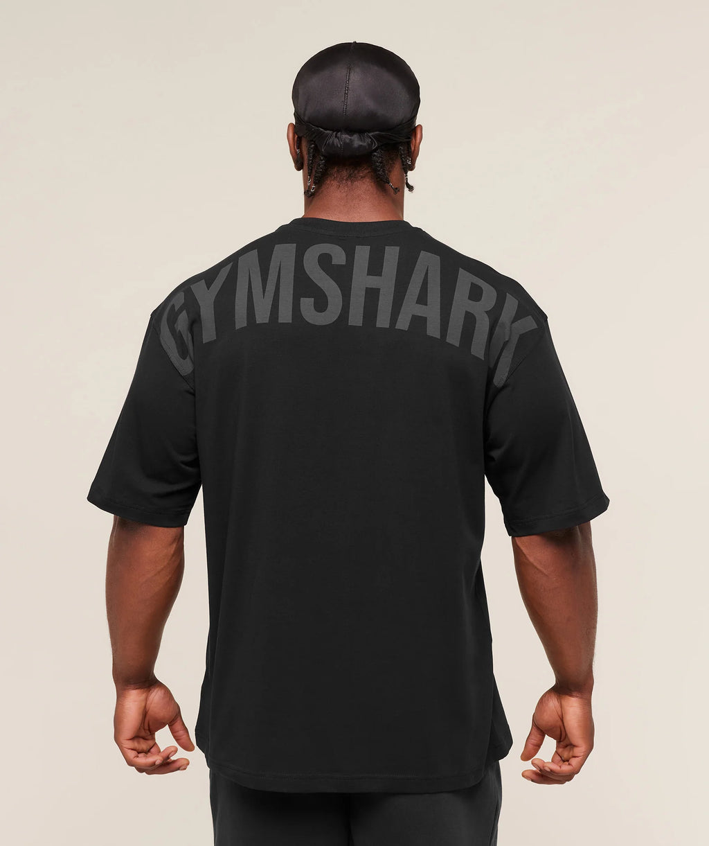 Camiseta oversized Gymshark negra con rojo